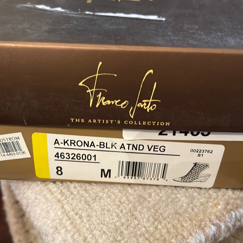 Women ankle wedge